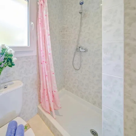 Сasa de vacaciones Cucarres By Interhome
