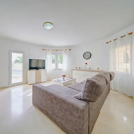 Holiday home Cucarres By Interhome *