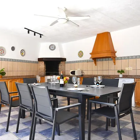 Holiday home Cucarres By Interhome